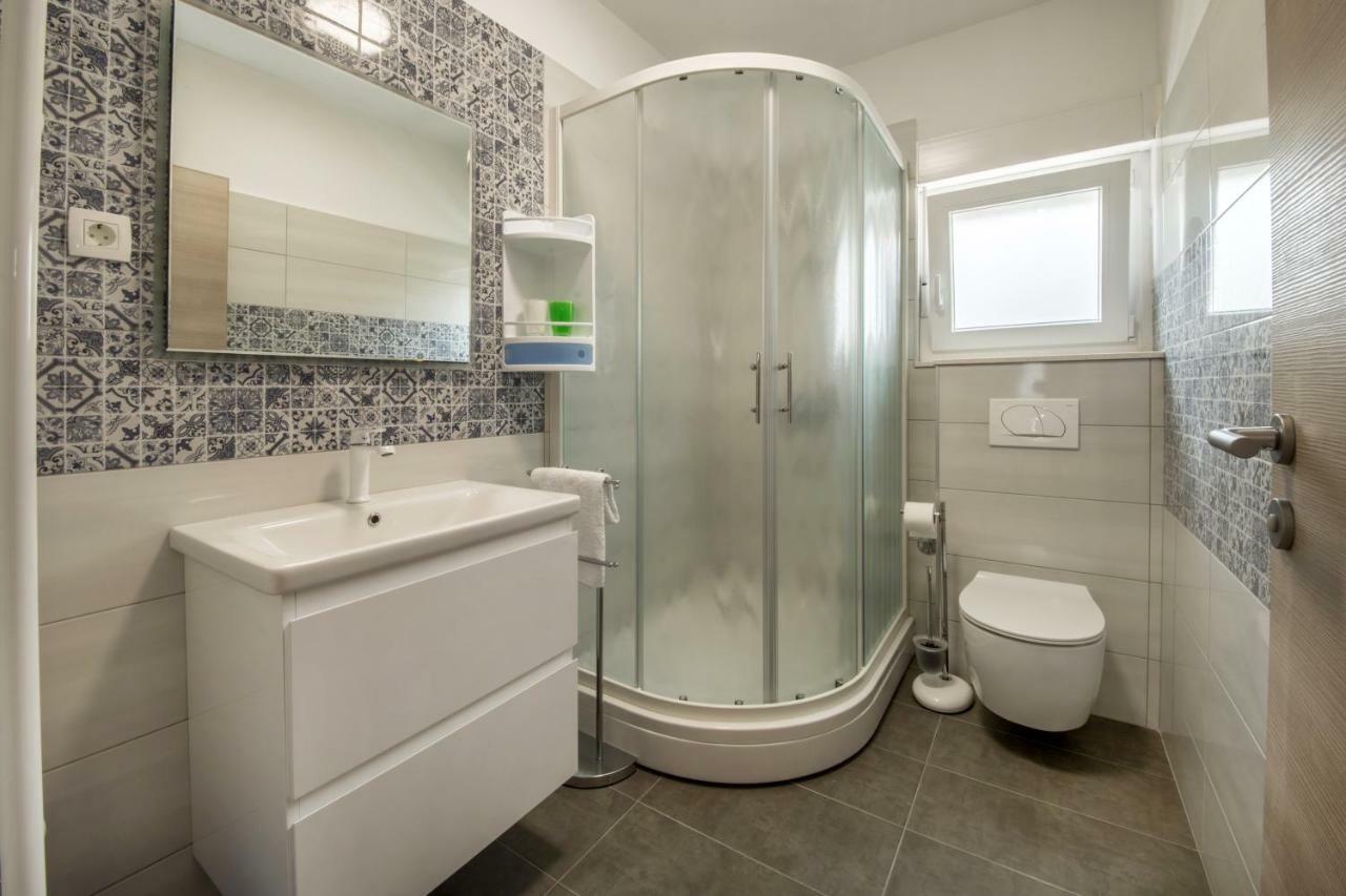 Ac Apartment With 2 Bedrooms And 2 Bathrooms-Free Private Parking สปลิท ภายนอก รูปภาพ