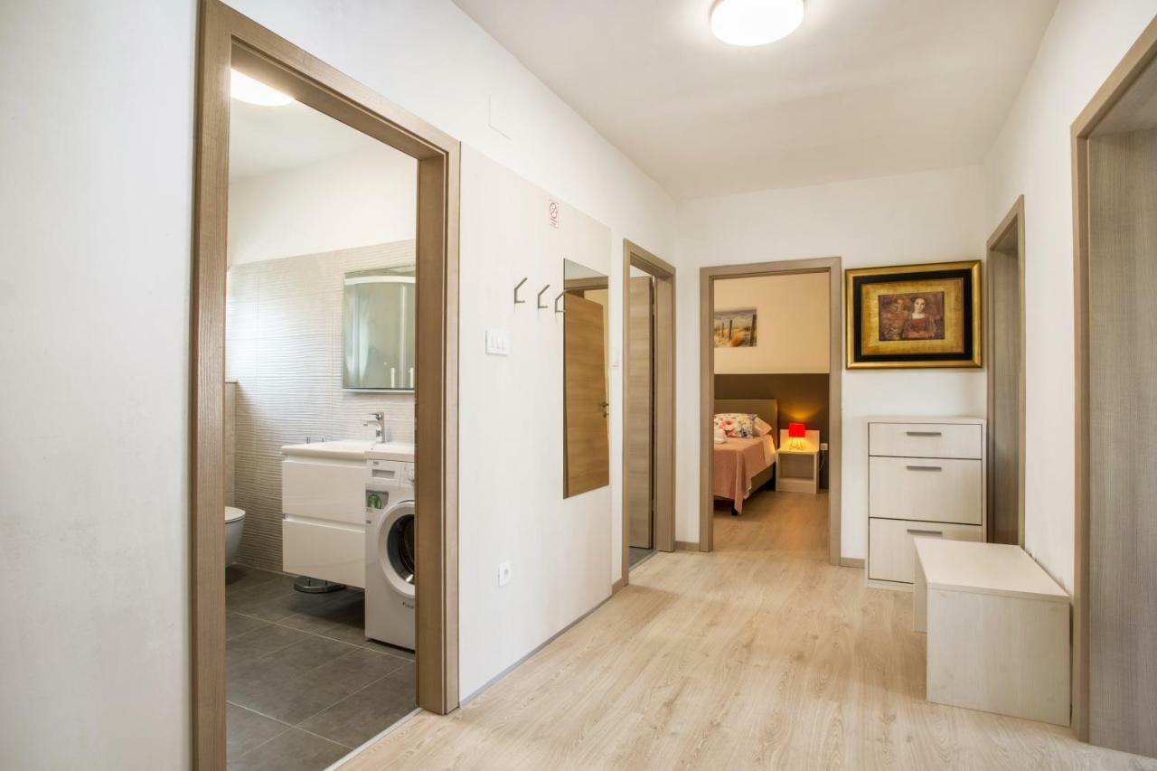 Ac Apartment With 2 Bedrooms And 2 Bathrooms-Free Private Parking สปลิท ภายนอก รูปภาพ