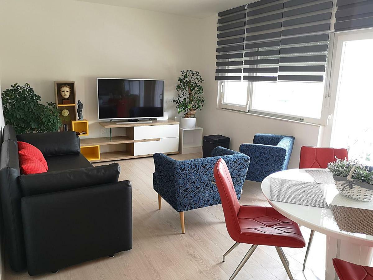 Ac Apartment With 2 Bedrooms And 2 Bathrooms-Free Private Parking สปลิท ภายนอก รูปภาพ